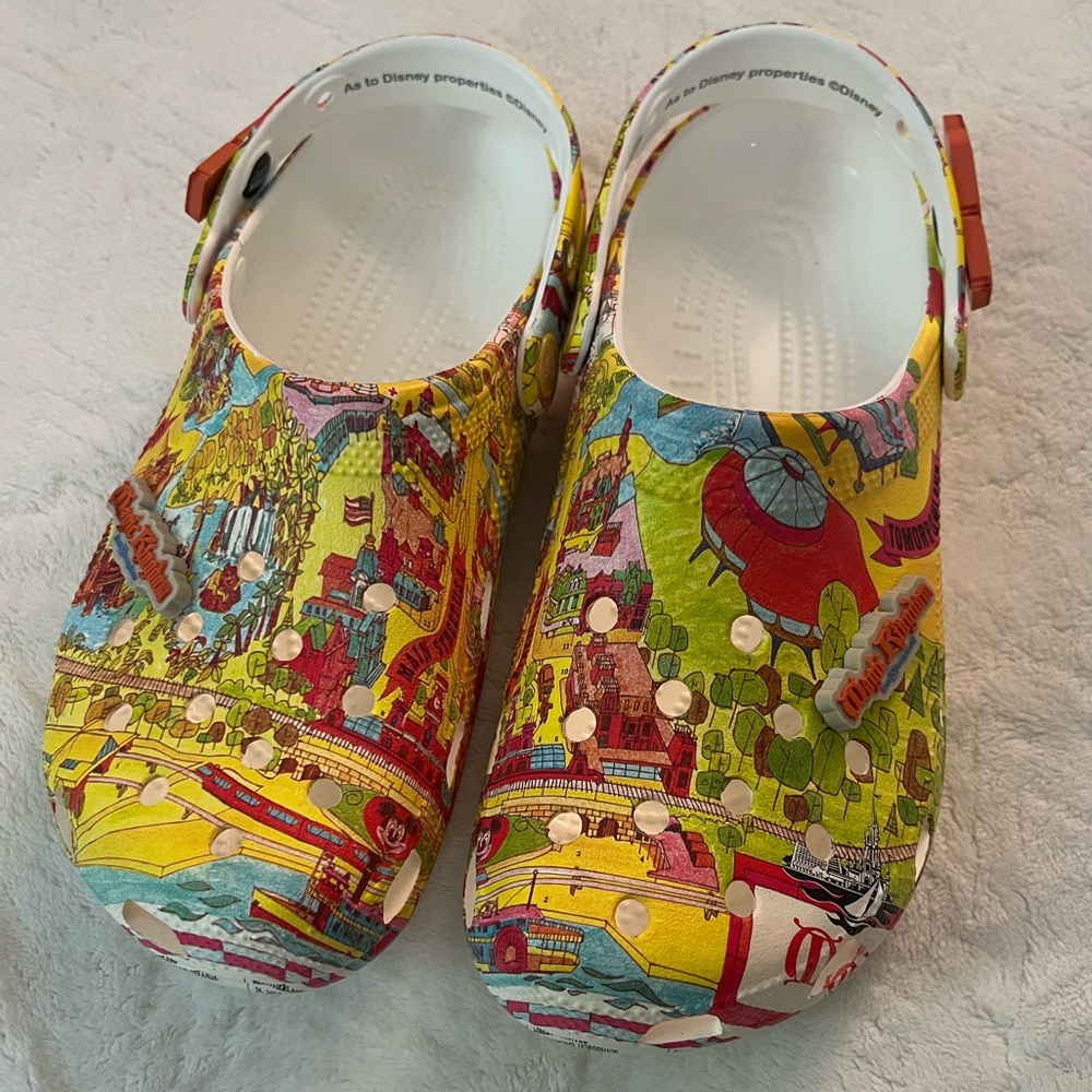 NEVER WORN Walt Disney World Vault Collection 50th Crocs M6 W8